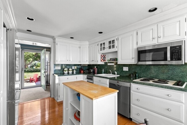 Building Photo - 37 Marmion Way