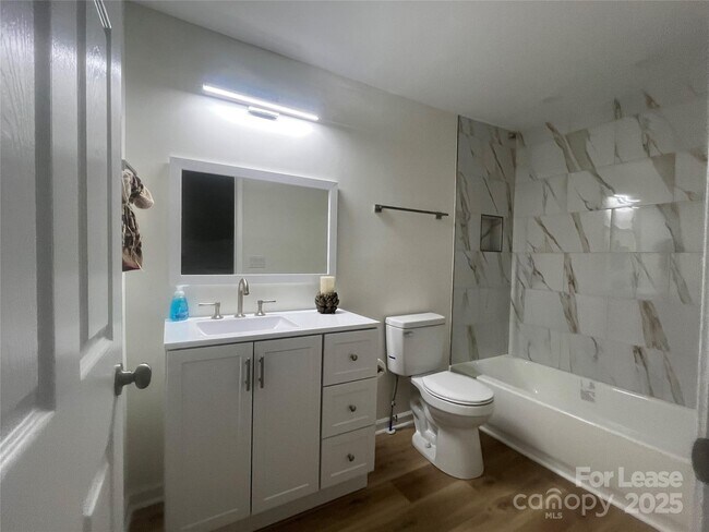 Building Photo - 39 White St