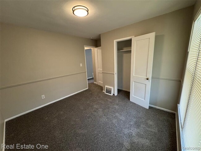 Building Photo - 3162 Chestnut St