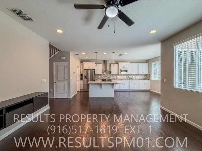 Building Photo - Rocklin 4 Bed 3 Bath Solar Home