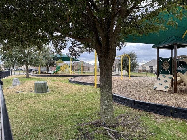 Building Photo - 502 Westchester Ct