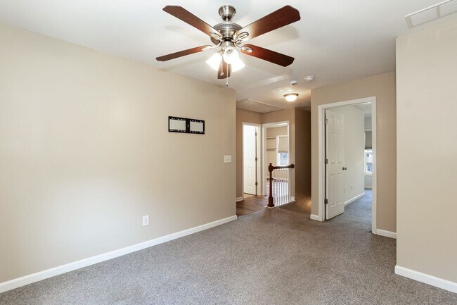 Building Photo - Beautiful 3-Bedroom Single Family Home wit...