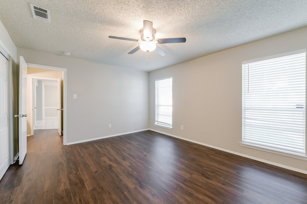 Building Photo - 25302 Hollybush Ln