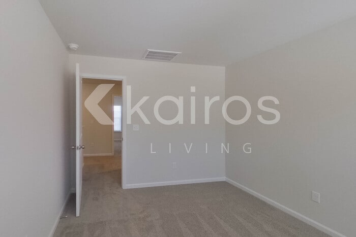 Building Photo - 2503 Banyan Cir