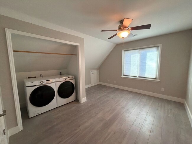 Building Photo - 115 Waterfall Ct