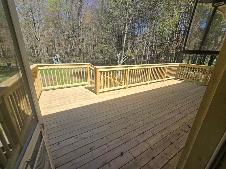 Deck - 16265 Port Sheldon St