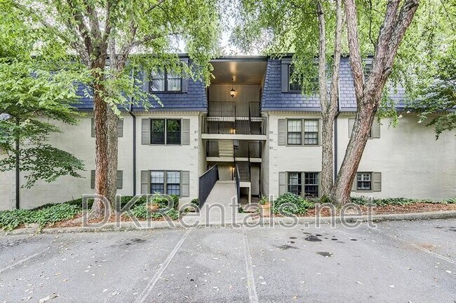 Building Photo - 82 Montre Square NW