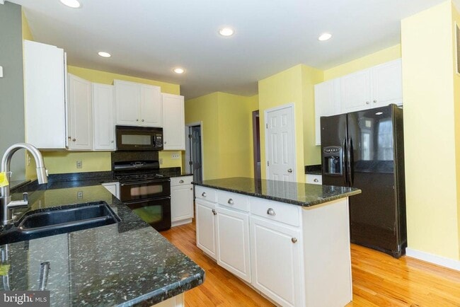 Building Photo - 180 Muirfield Ct