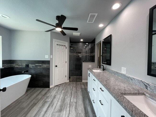 Building Photo - 3209 Bridlegate Dr
