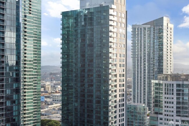 Building Photo - 201 Folsom St