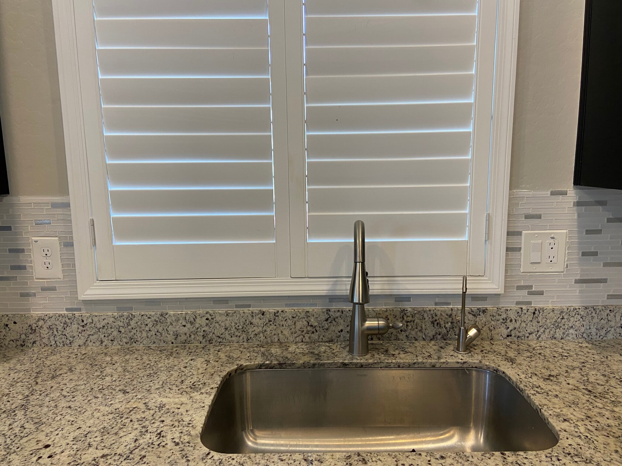 Large Sink - 1326 N Zane Dr