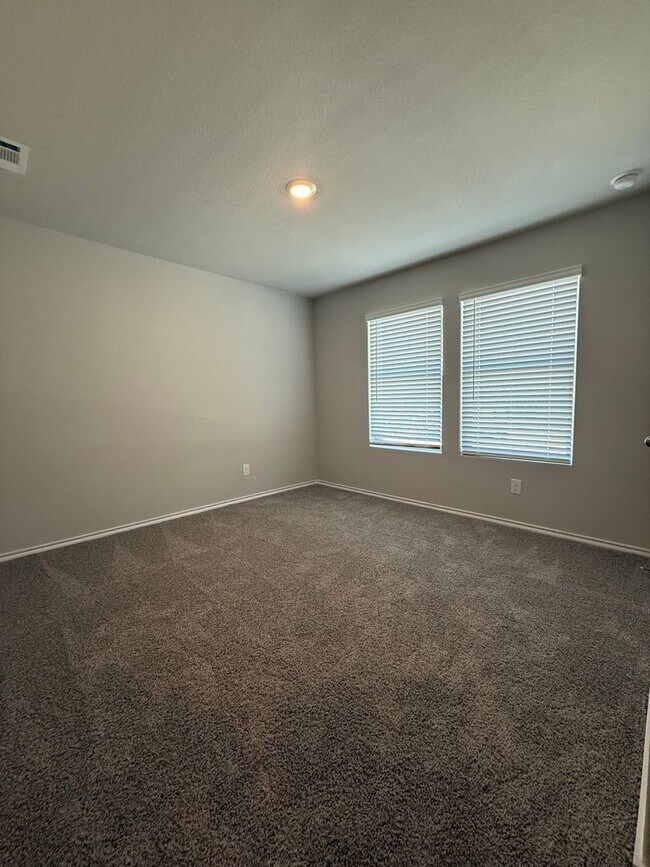 Building Photo - 1108 Belhaven St