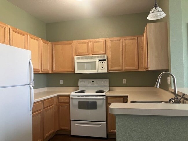 Building Photo - Rare Two Bedroom - Two Bathroom Condo at The Landing Off Lake Michigan!