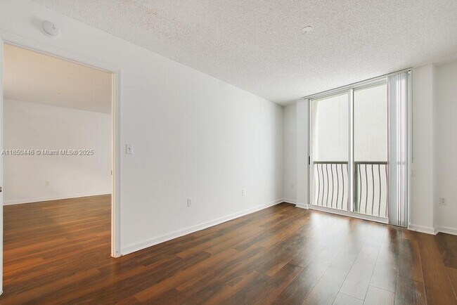 Building Photo - 1756 N Bayshore Dr