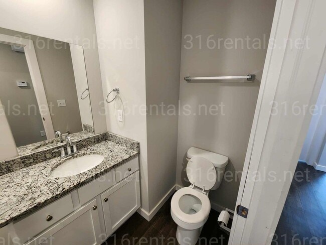 Building Photo - 1809 E 69th Ct N