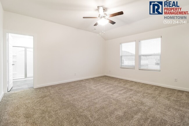 Building Photo - 108 E Fredonia Ct