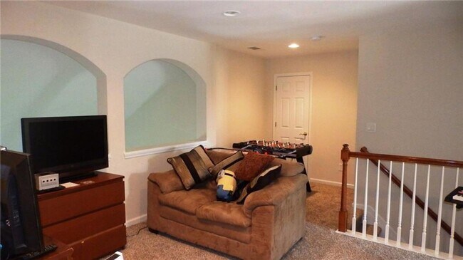 Building Photo - 4 Bedroom Single Family Rental in Great Du...