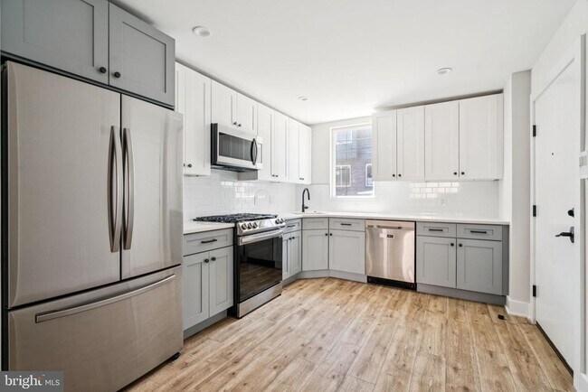 Building Photo - 1437 Parrish St