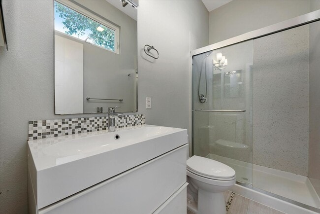 Building Photo - Modern Elegance & Effortless Style l 4BR Santa Clara Home