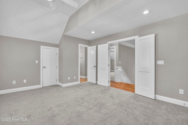 Building Photo - 844 Arboretum Dr