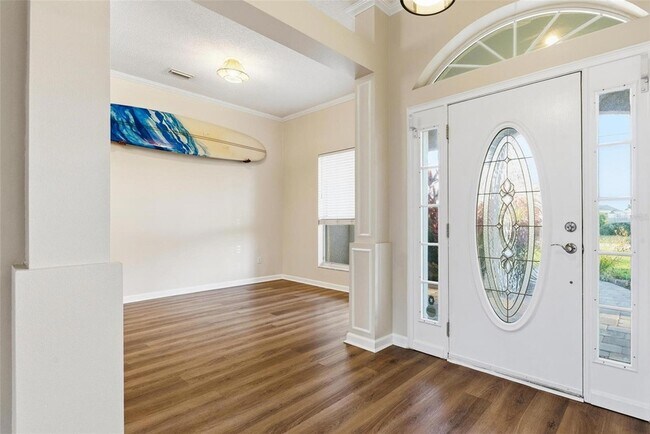 Building Photo - 7 Deerwood St