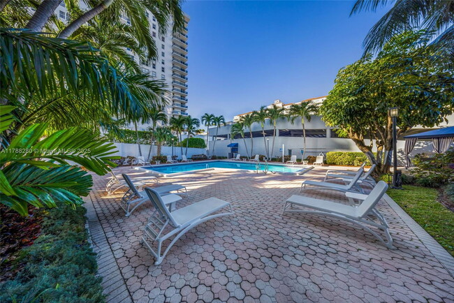 Building Photo - 3031 N Ocean Blvd