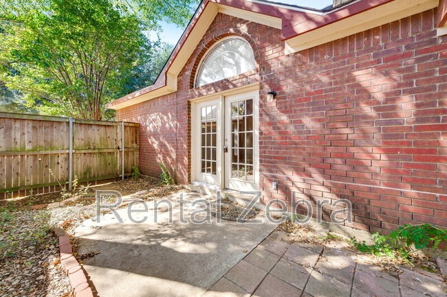 Building Photo - 4408 Sierra Dr