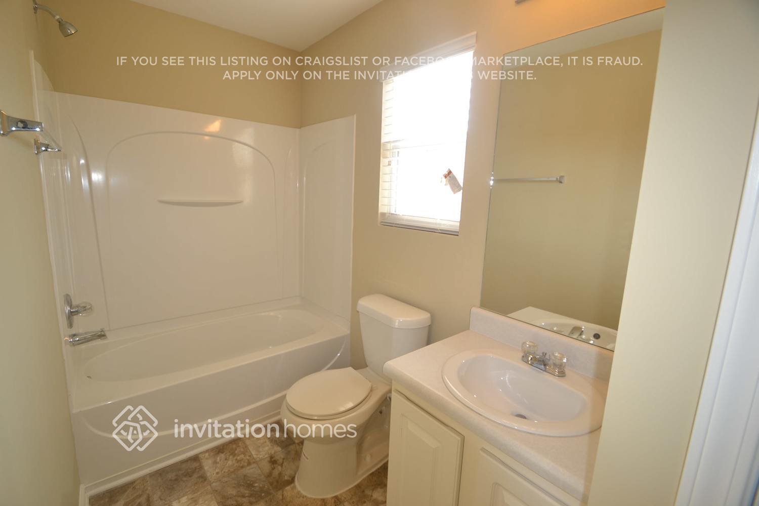 Building Photo - 415 Sureyya Dr