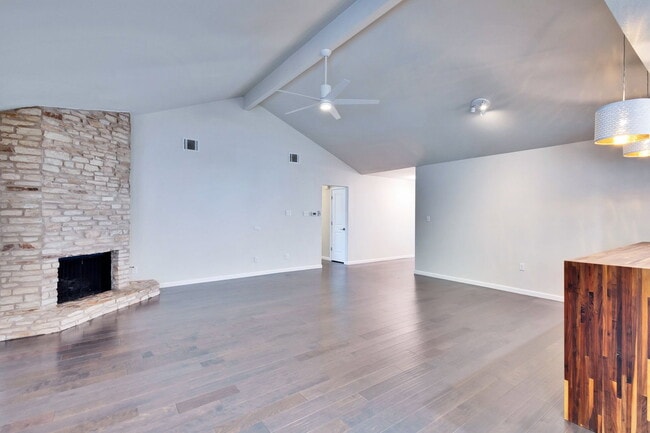 Building Photo - 2815 Inridge Dr