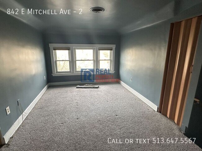 Building Photo - 842 E Mitchell Ave