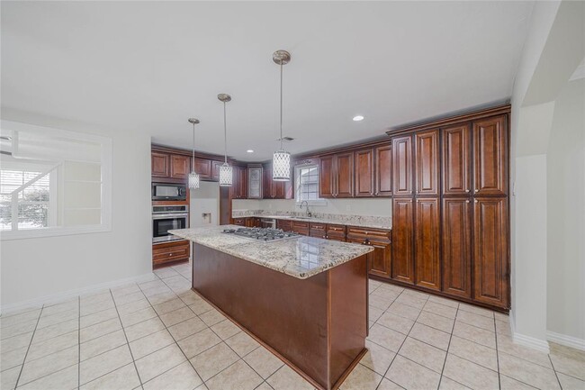 Building Photo - 10915 Sagecrest Ln