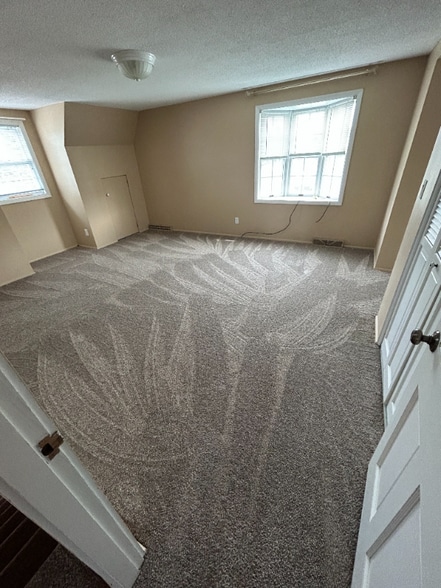 Building Photo - 2700 Carmel Dr