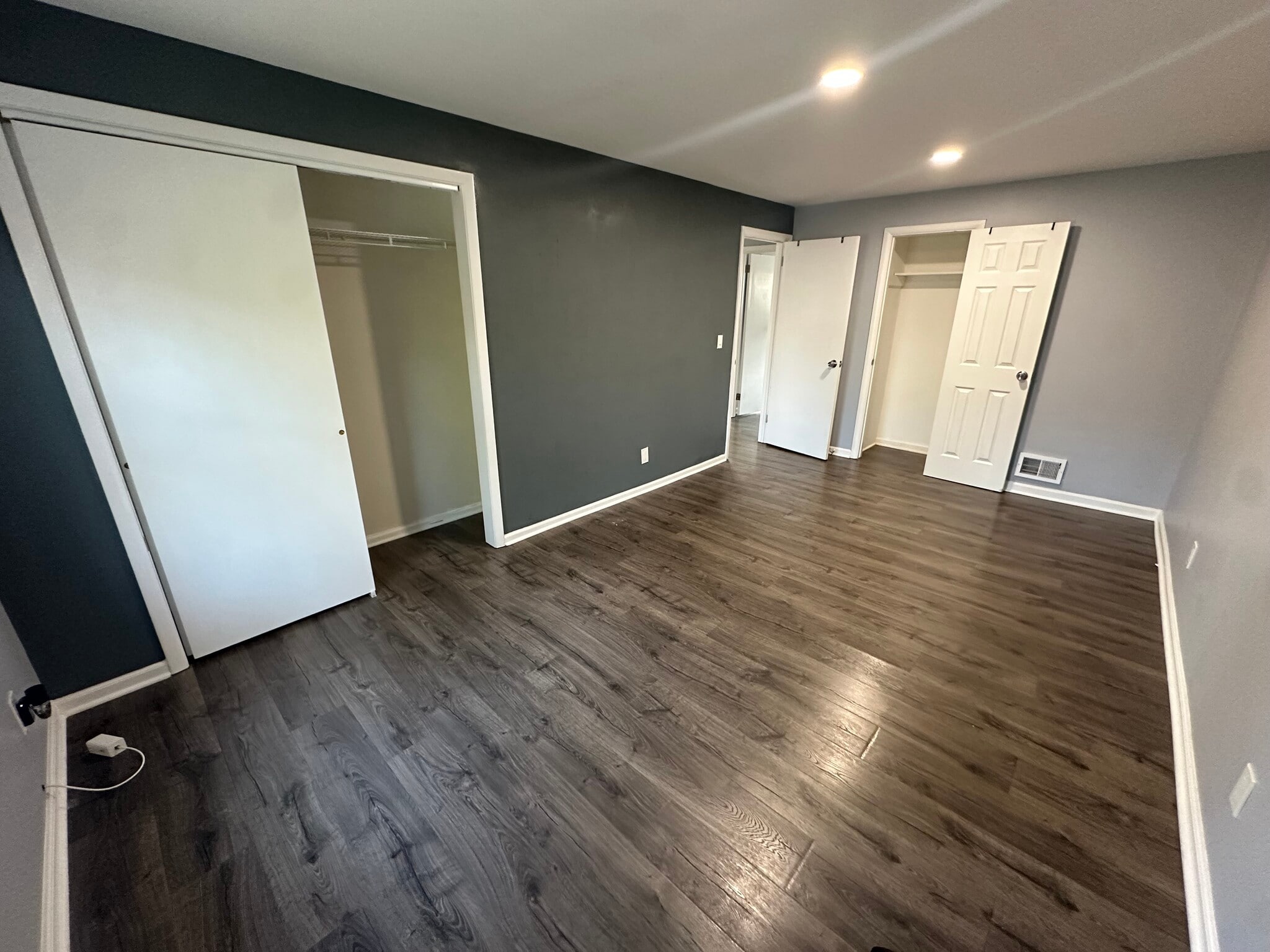 Building Photo - 565 Hunter Ave