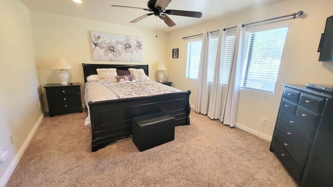 Building Photo - 3 Bedroom Home with Mountain Views Bordering National Forest