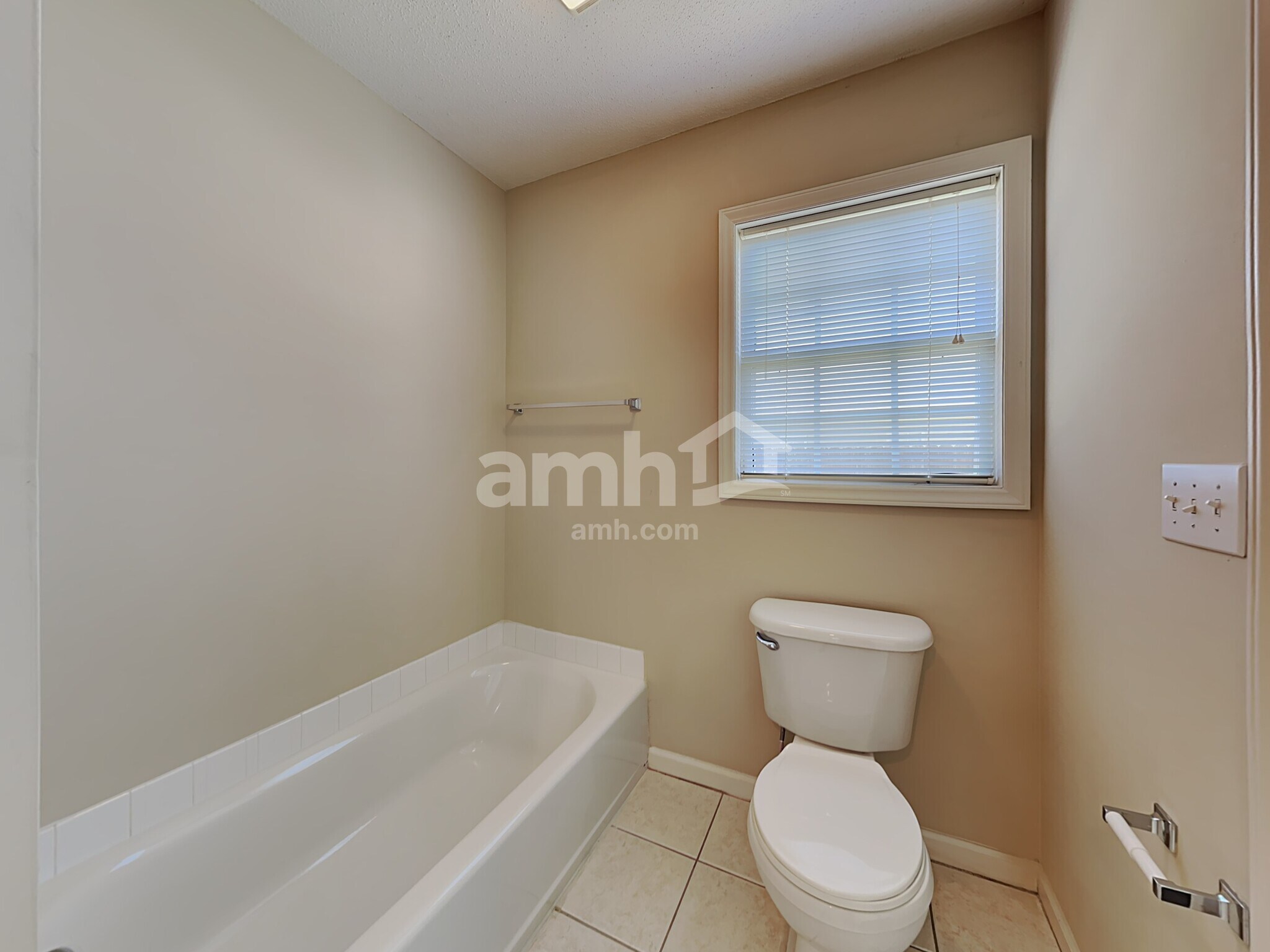 Building Photo - 136 Charlotte Ct