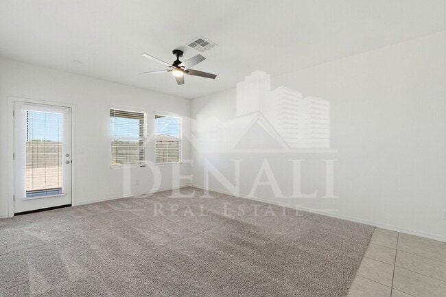 Building Photo - 10941 N 165th Ave