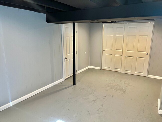 Building Photo - 238 Sadonia Ave