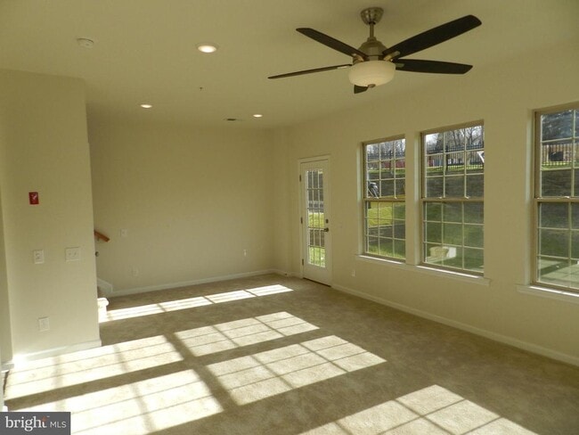 Building Photo - 27 Eagle Ln