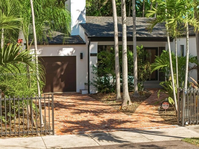 Building Photo - 751 NE 80th St