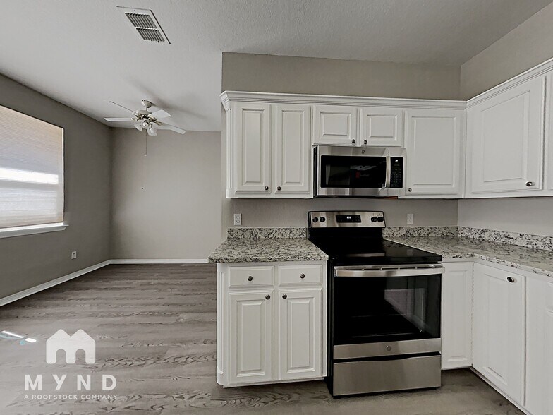 Building Photo - 2209 Country Brook Dr