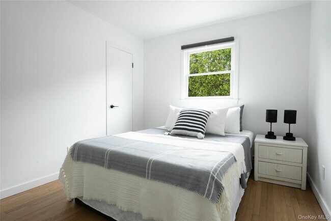 Building Photo - 17 Underhill Dr