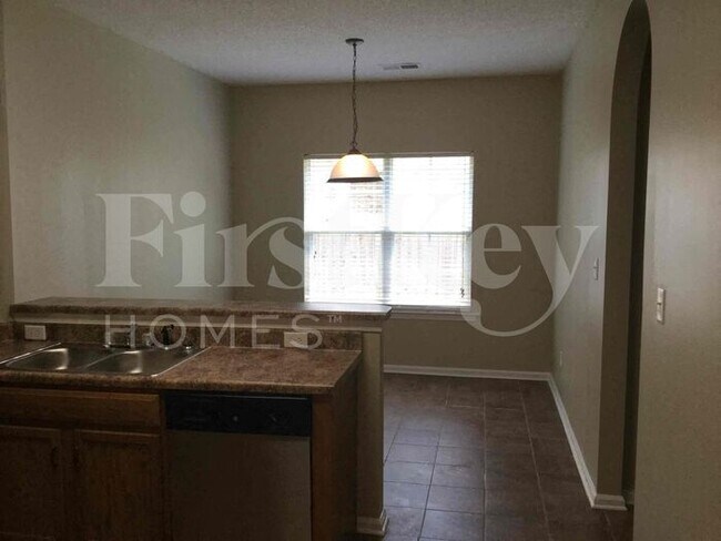 Building Photo - 4590 Tulip Creek Dr