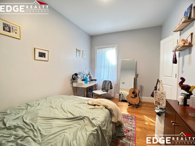 Building Photo - 6 Islington St