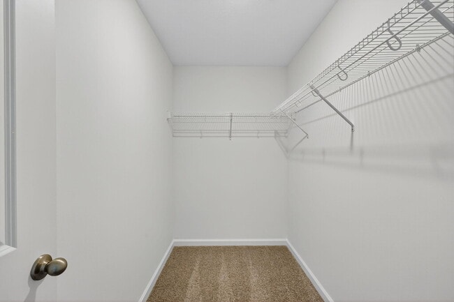 Building Photo - 483 Salisbury Cir