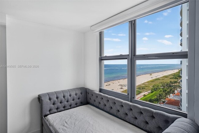 Building Photo - 6039 Collins Ave