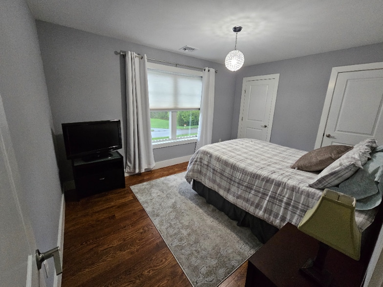 Building Photo - 25 Meridian Ridge Dr