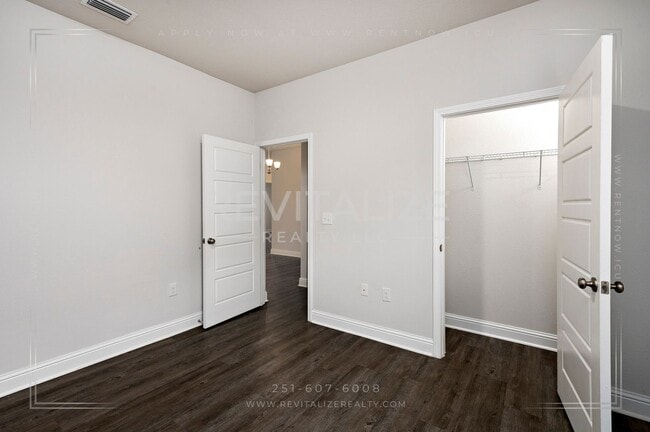 Building Photo - Modern 4BR 2 BA Home in Spanish Fort