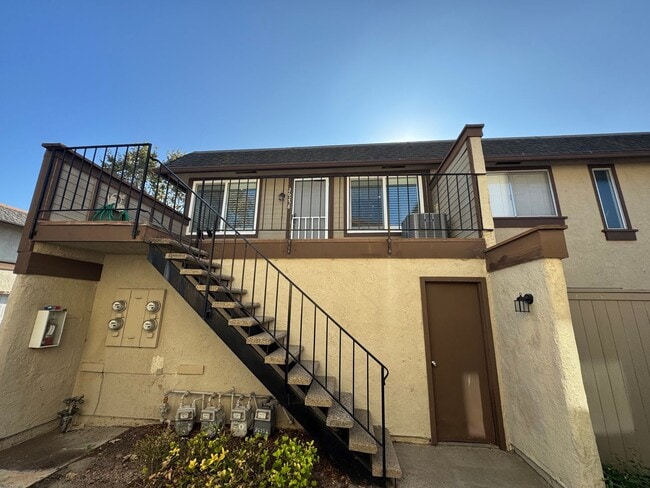 Building Photo - Beautiful & Bright 2Bd/1.5Ba Condo in Miss...