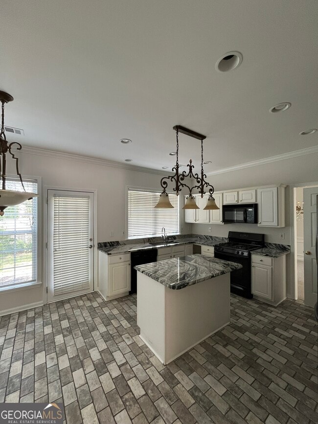 Building Photo - 15 Suwanee Pass Ln