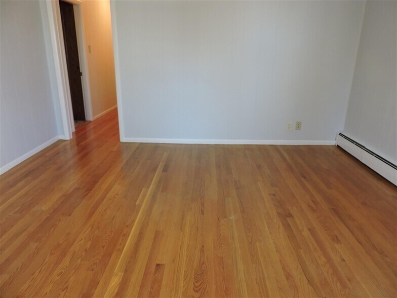Building Photo - 119 Amory St